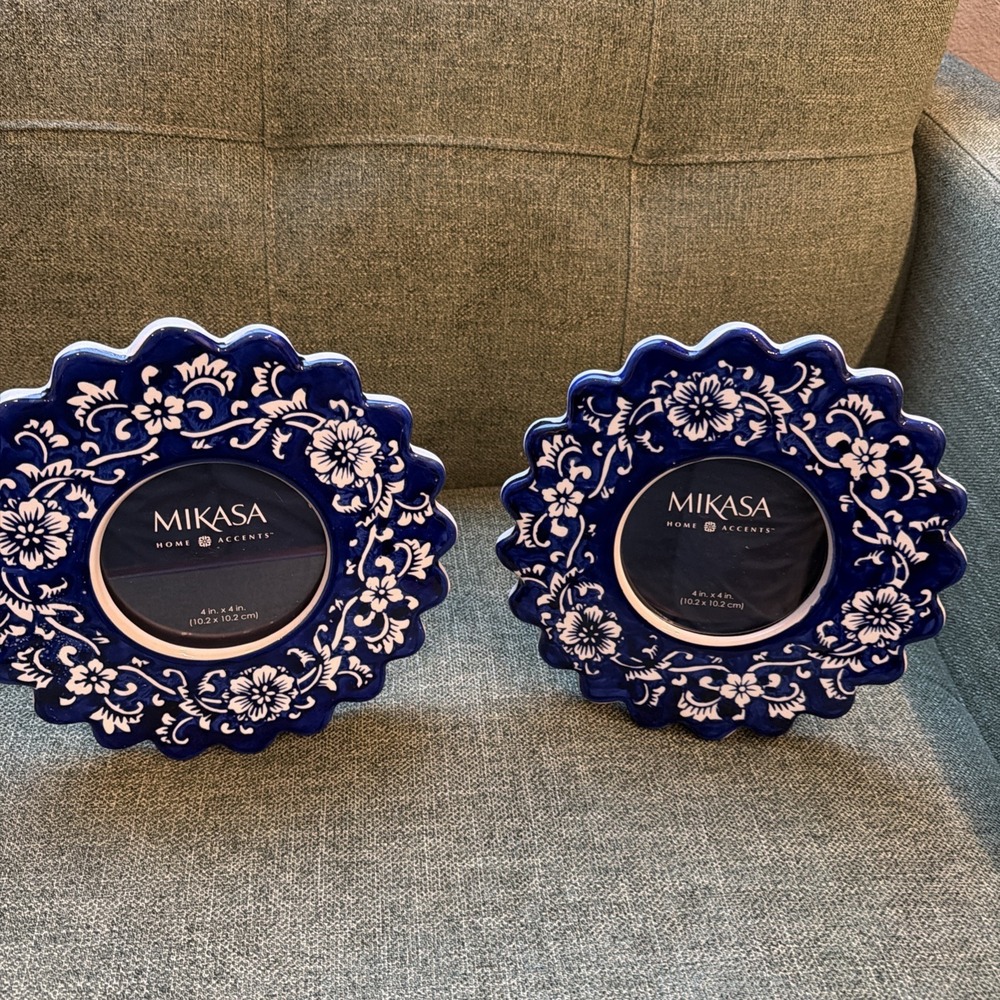 Mikasa‎ Home Accents Blue White Floral 4" Picture Frames Set of 2
